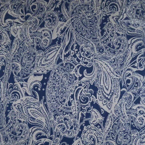 ♥️ Women's Sleeveless Top with Blue Patterns Size Large - Picture 2 of 4